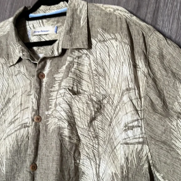 TOMMY BAHAMA silk shirt - Picture 3 of 11